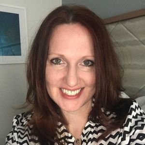 Meet your Posher, Larissa